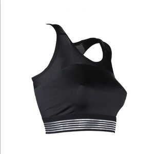 NWOT Nike Motion Top